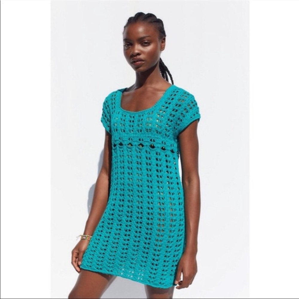 NWT UO crochet cover up teal